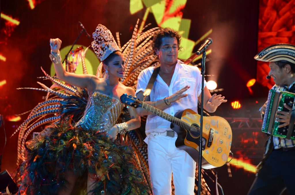 Carlos Vives 3 premios "Lo Nuestro"