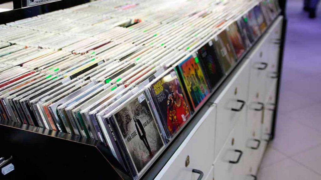 LOS 25 ALBUMES LATINOS MAS VENDIDOS EN U.S EN LOS ULTIMOS 25 AÑOS