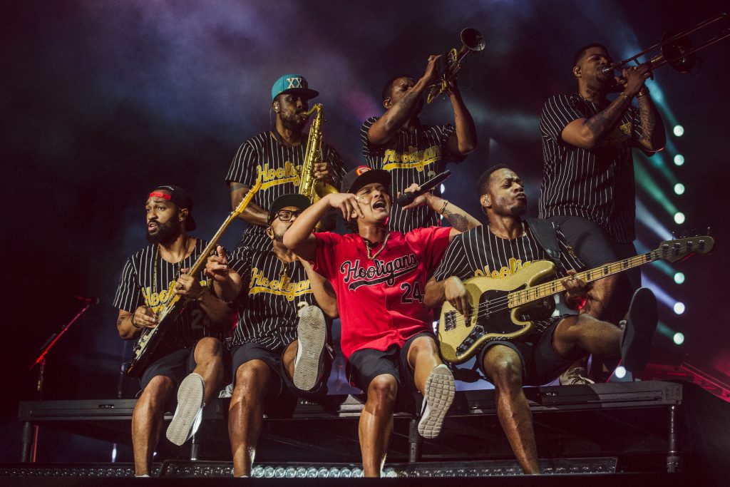 BRUNO MARS CIERRA LOS GRANDES CONCIERTOS DEL 2017